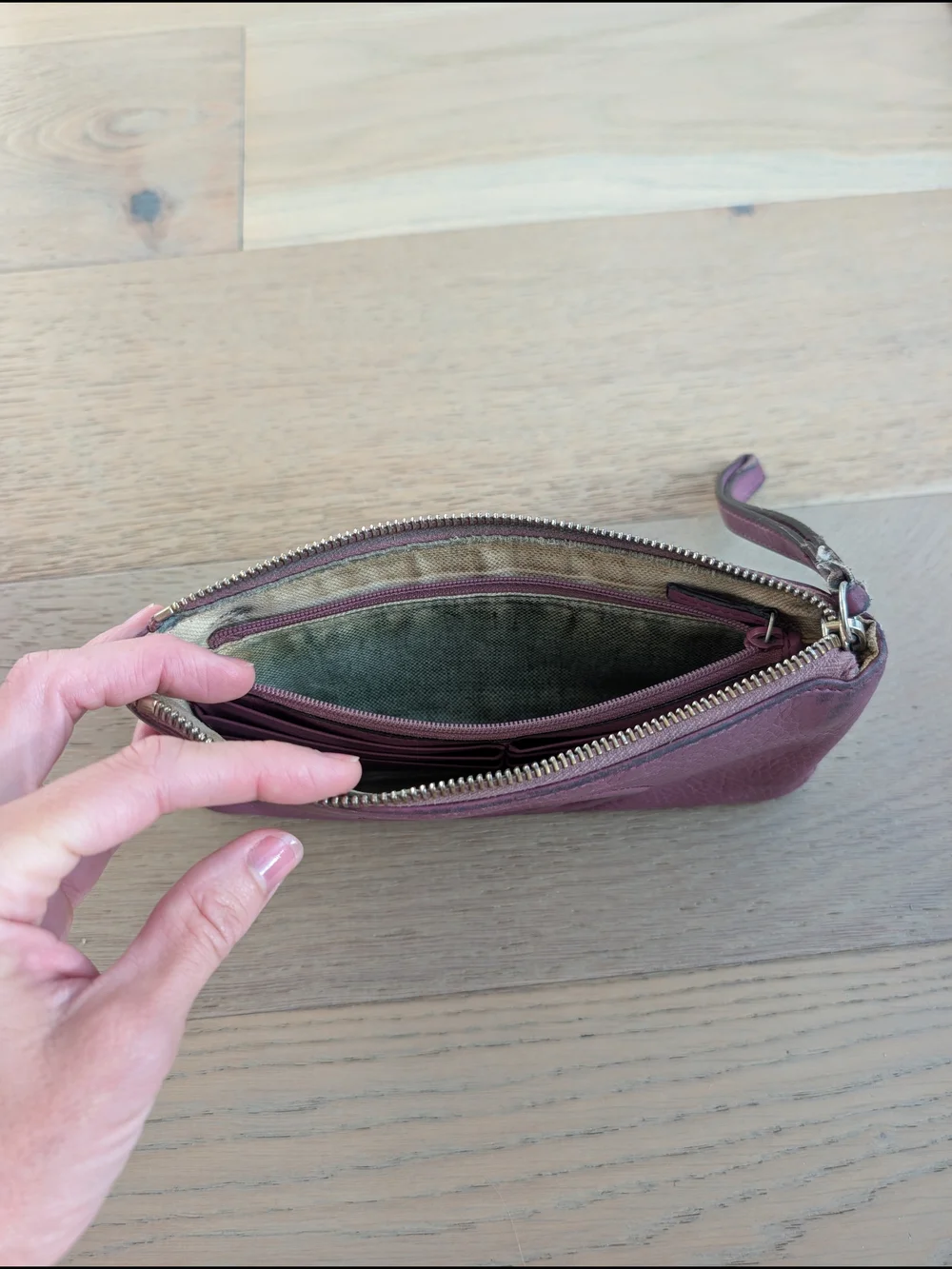 Gucci Purple Leather Wristlet Wallet - Picture 4 of 6